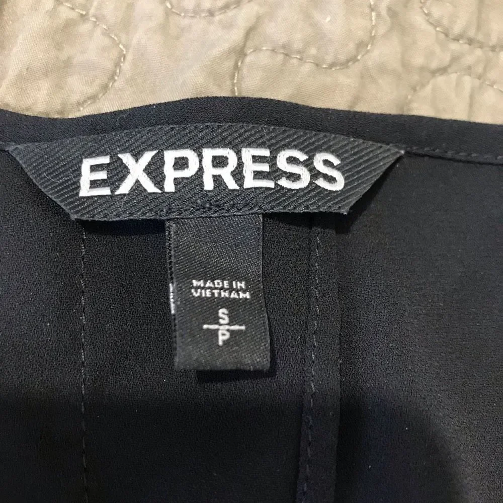 Express size S black 100% polyester sleeveless blouse￼. S131